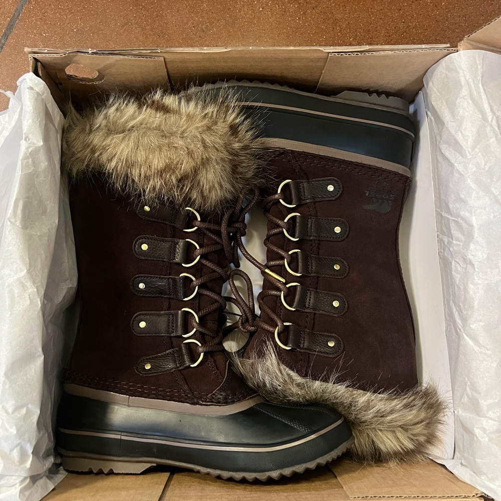 NWT Sorel Joan of Arctic